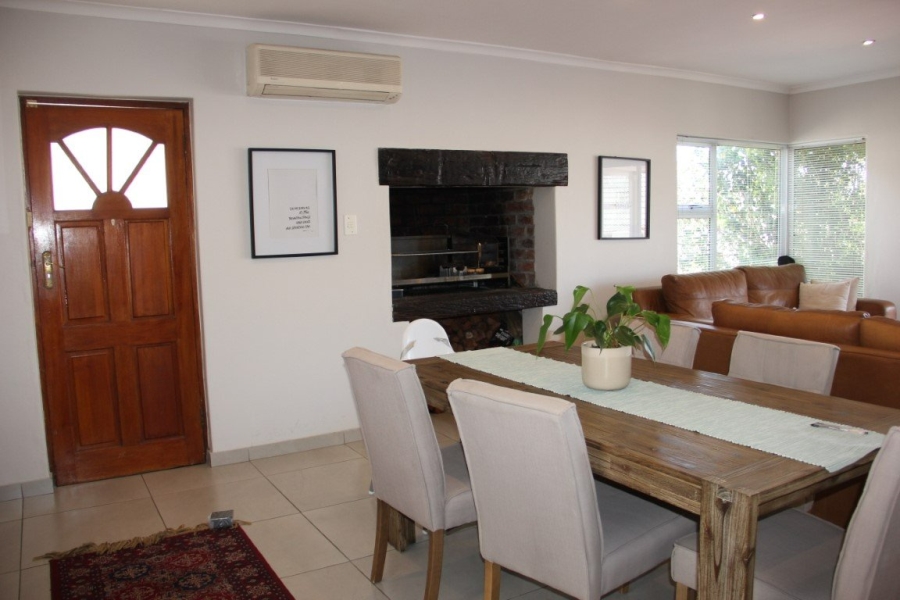 To Let 3 Bedroom Property for Rent in Heldervue Western Cape